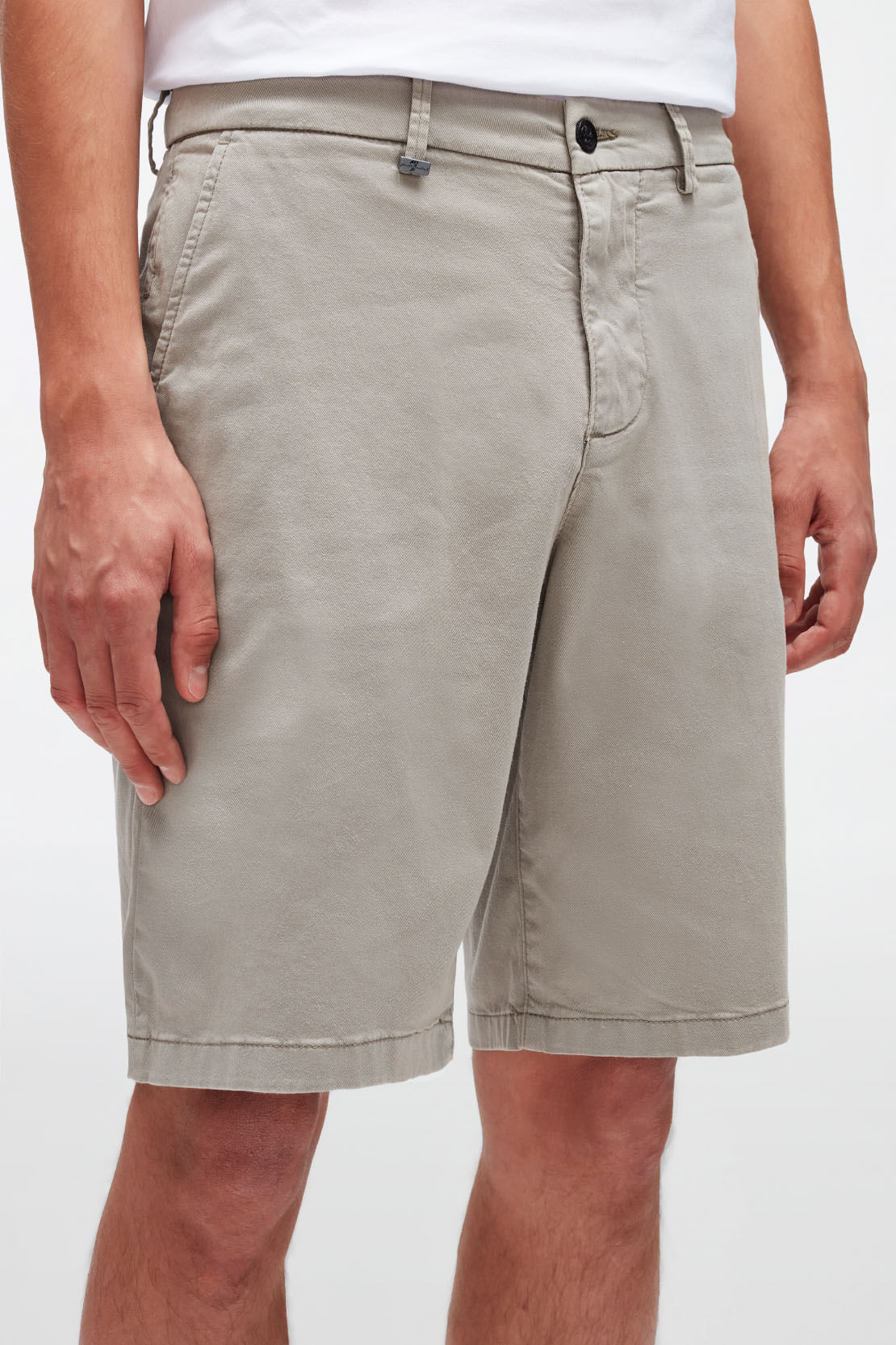 CHINOSHORTS WEIGHTLESS COL GRIFFIN