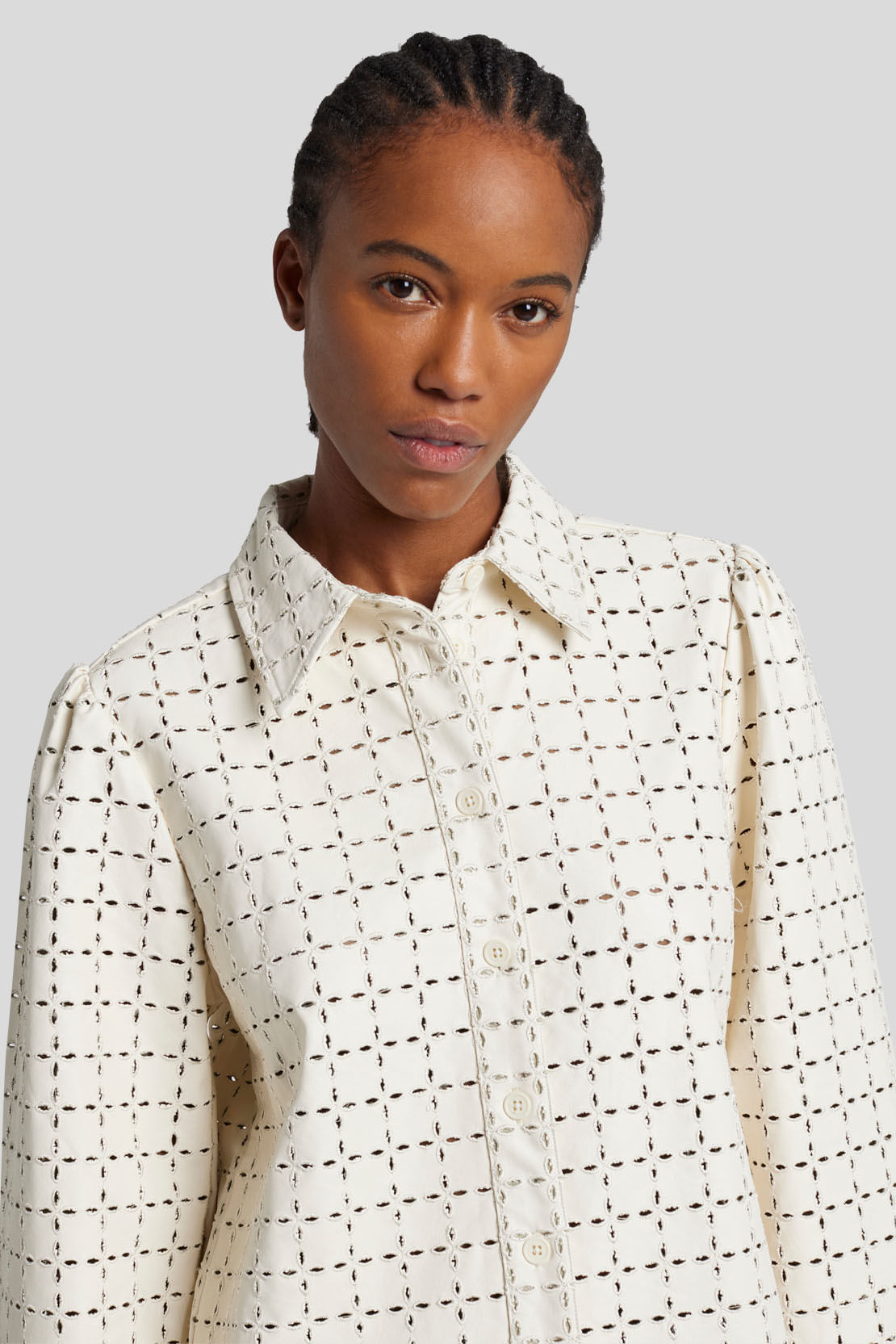 EYELET CLASSIC SHIRT FAUX CREAM