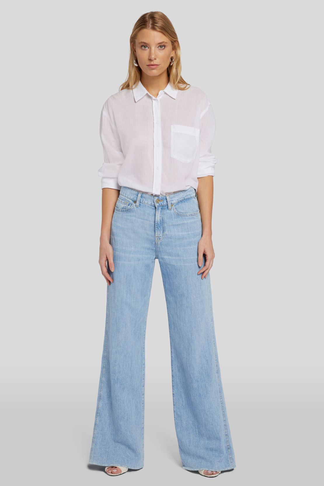 LOTTA LINEN CAPRI WITH RAW CUT