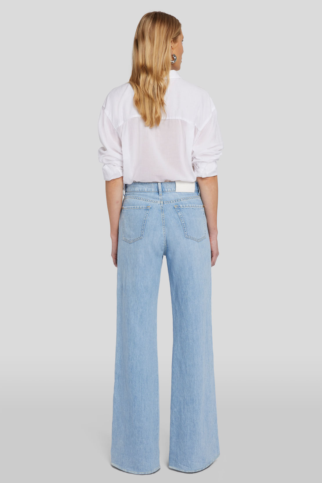 LOTTA LINEN CAPRI WITH RAW CUT