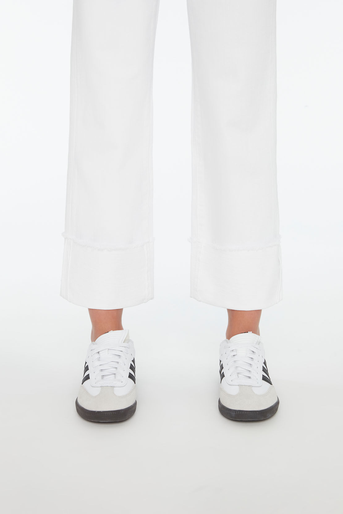 LOGAN STOVEPIPE SNOWWHITE WIDECUFF