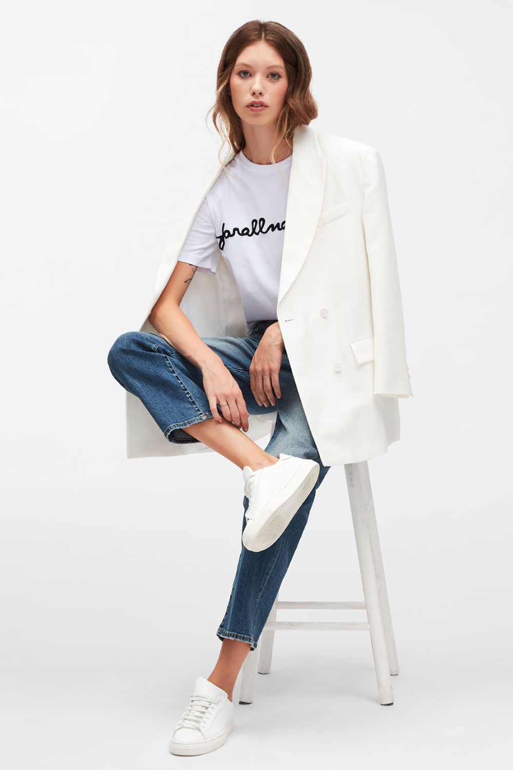 THE MODERN STRAIGHT ICONIC