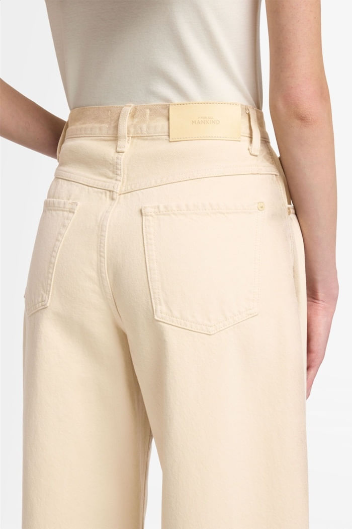 BONNIE CURVILINEAR SAND BEACH