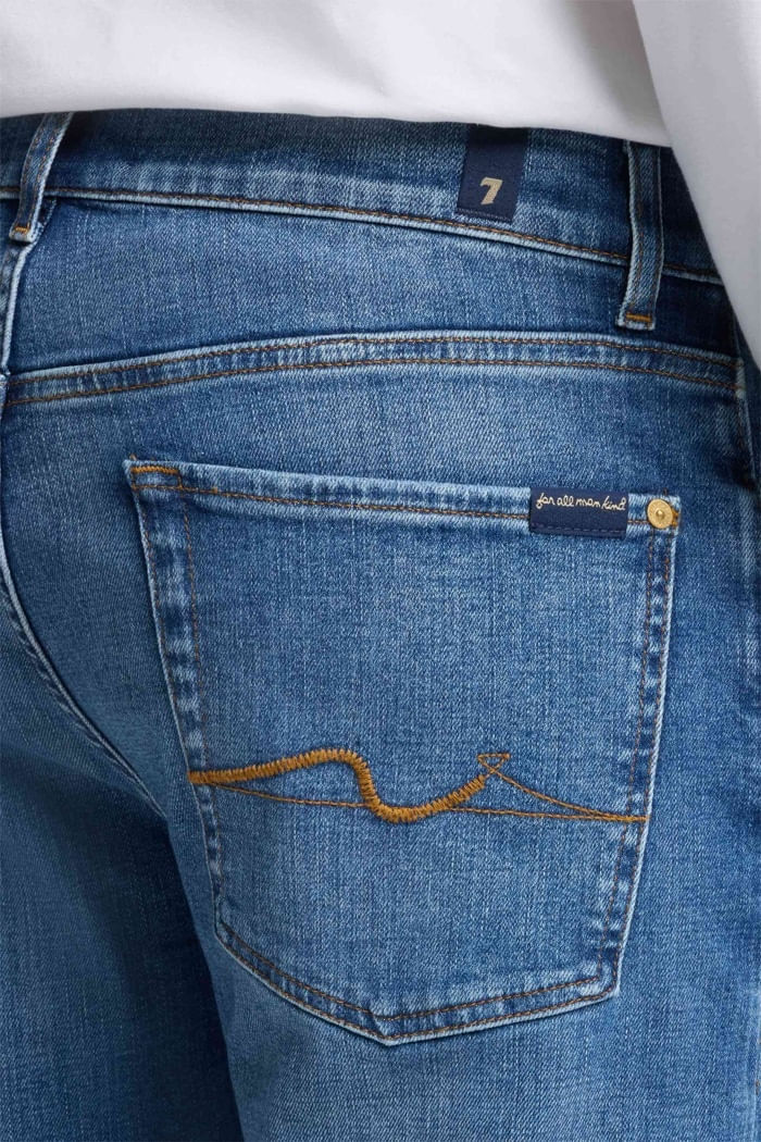 THE STRAIGHT VERNON