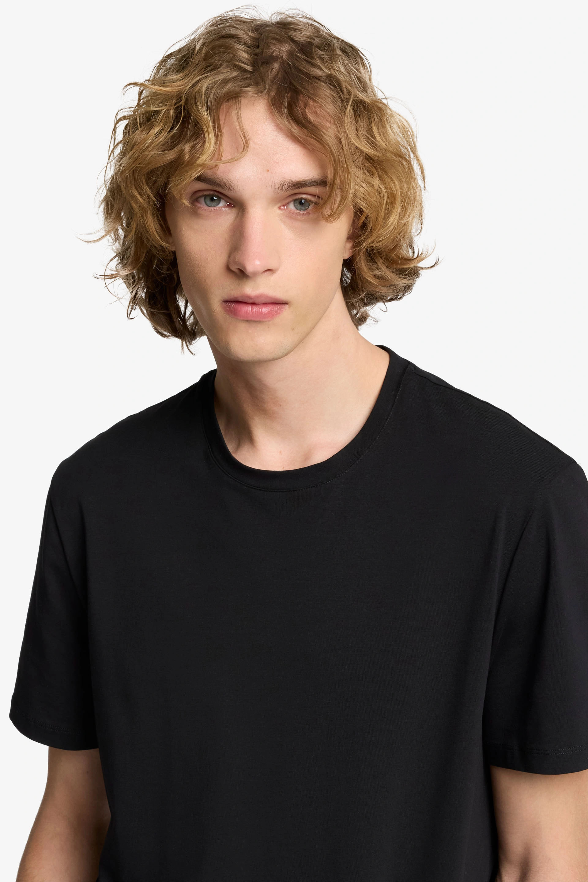 T-SHIRT BLACK