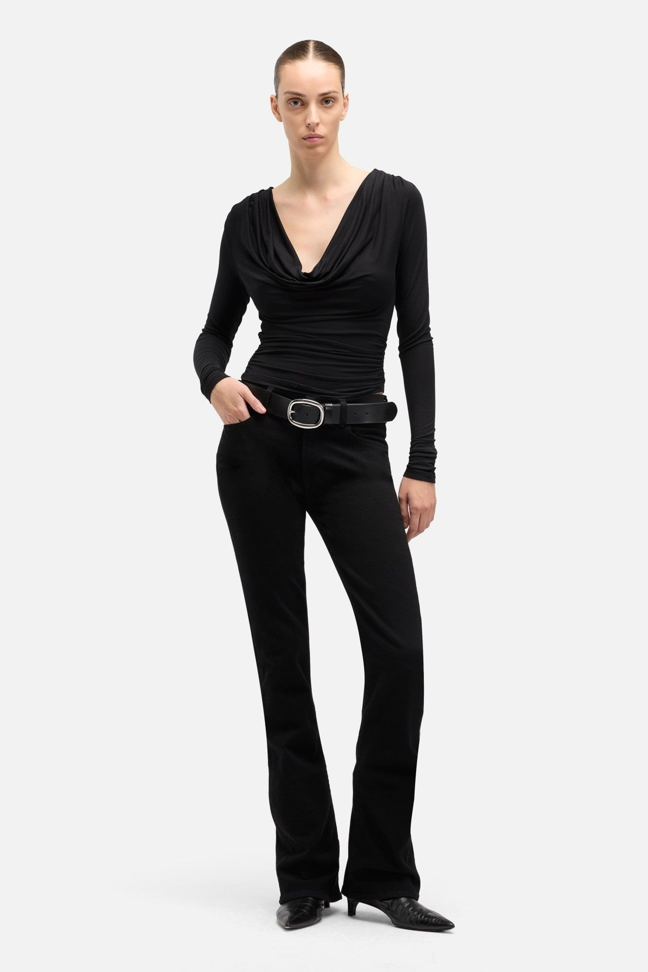 LONG SLEEVE DRAPED TOP IN BLACK