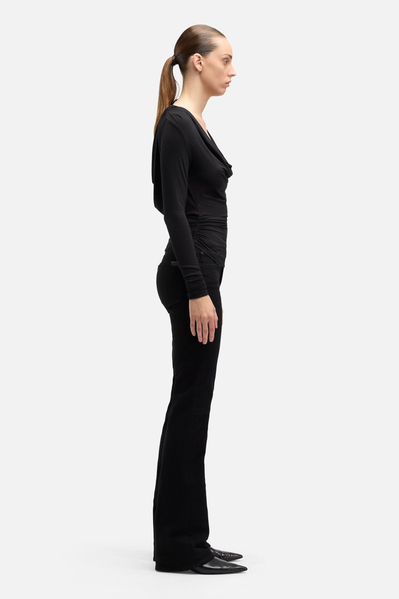 LONG SLEEVE DRAPED TOP IN BLACK