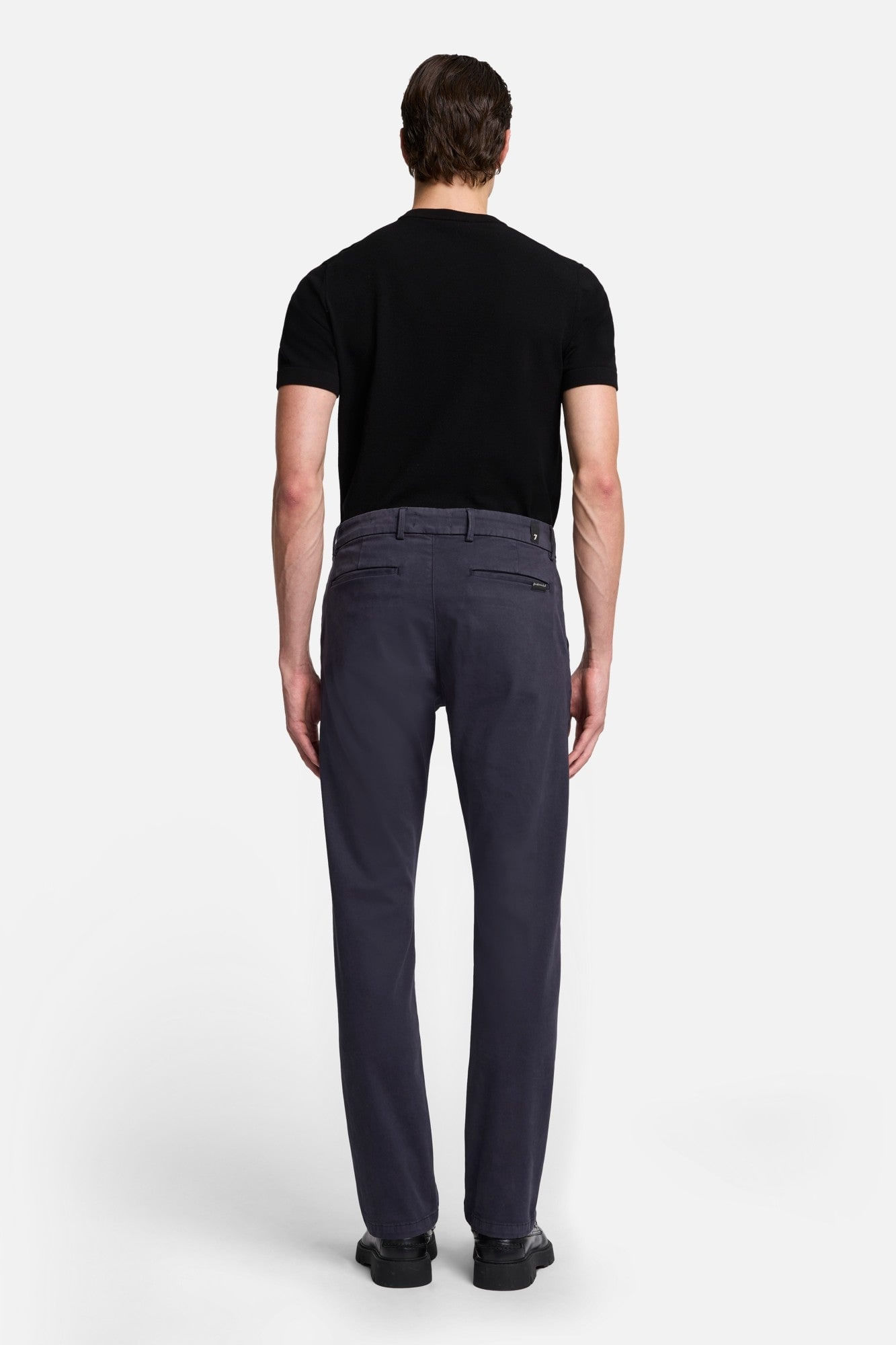 SLIMMY CHINO IN LUXE PERFORMANCE SATEEN SPACE