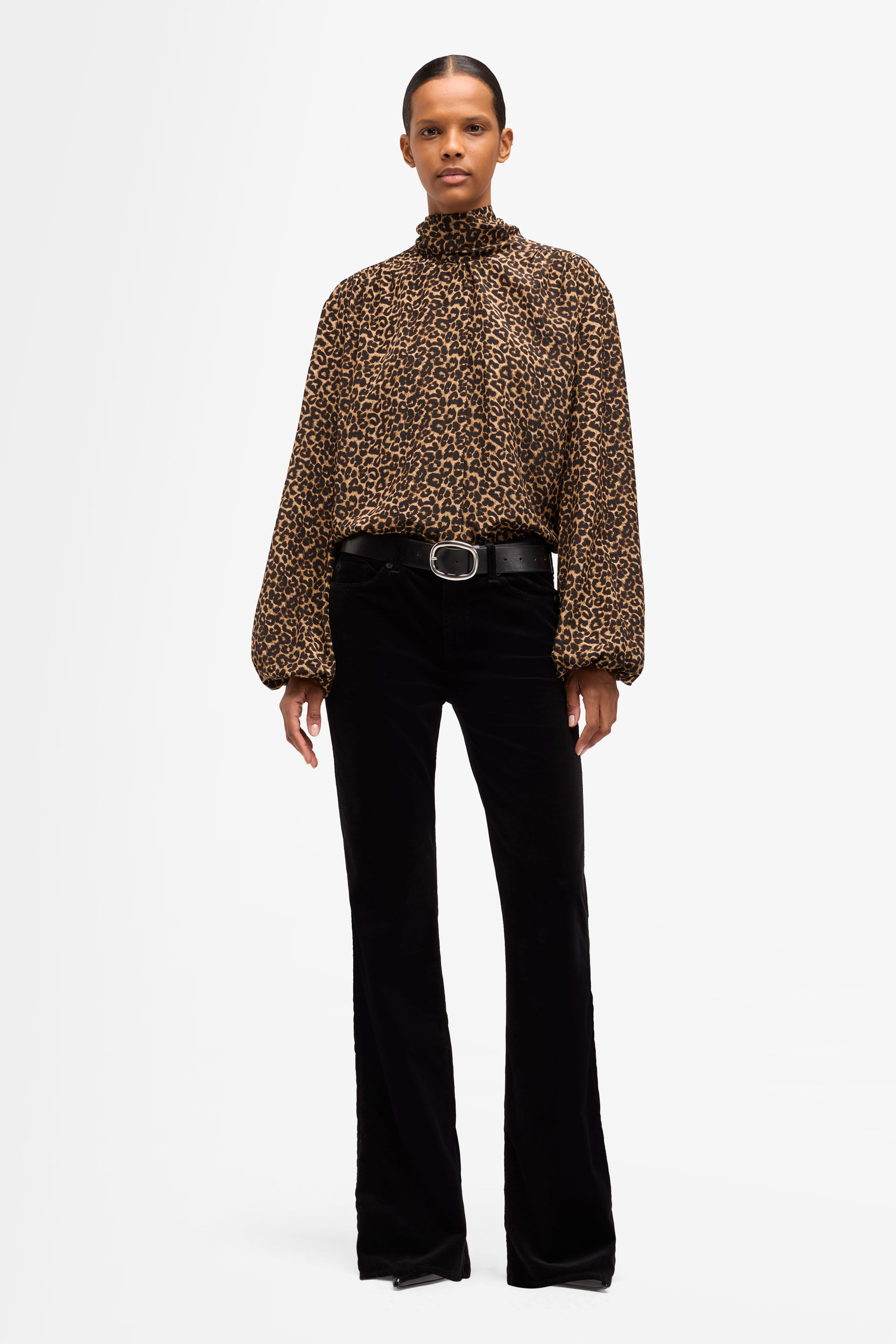 THE LEGGY BOOTCUT VELVET BLACK