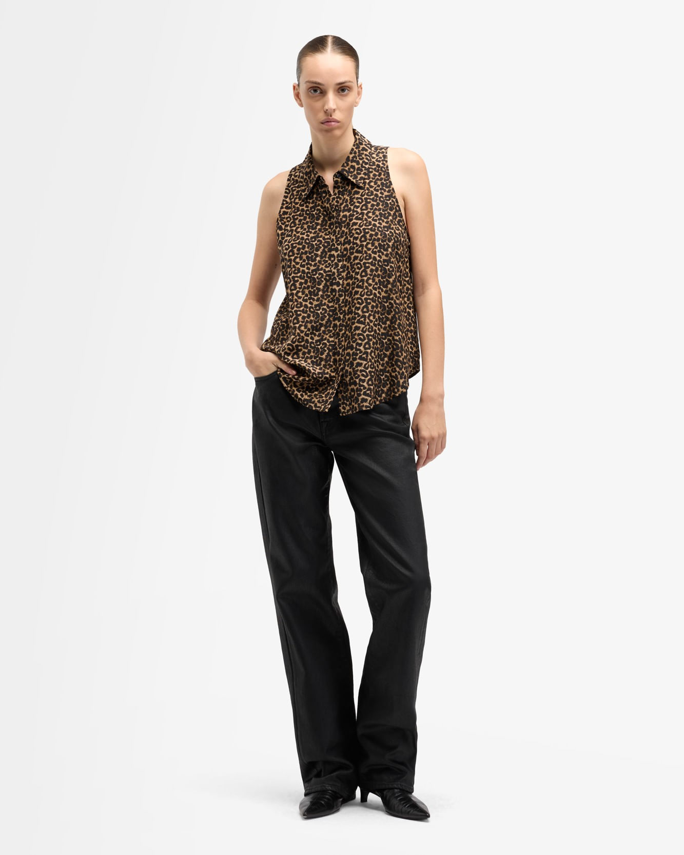 SLEEVELESS SILK BUTTON DOWN IN LEO