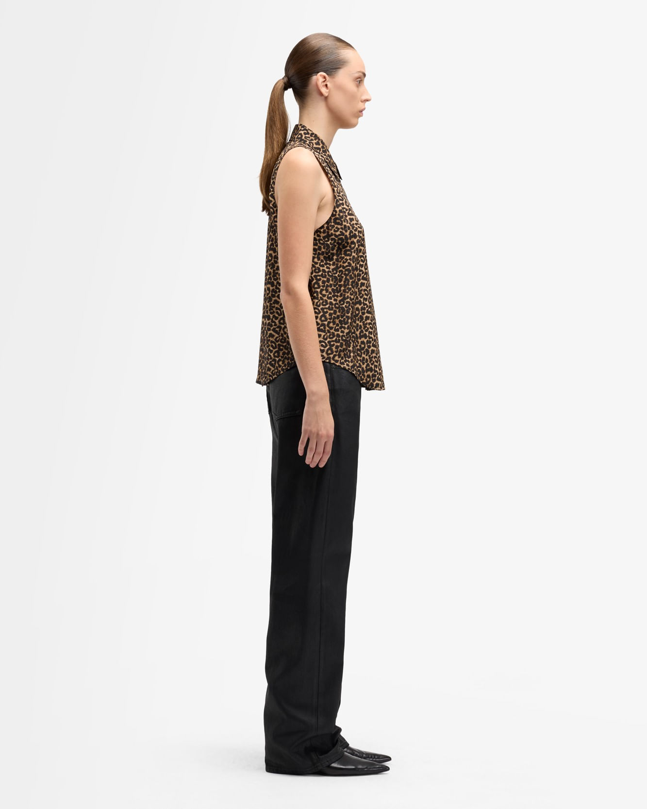SLEEVELESS SILK BUTTON DOWN IN LEO