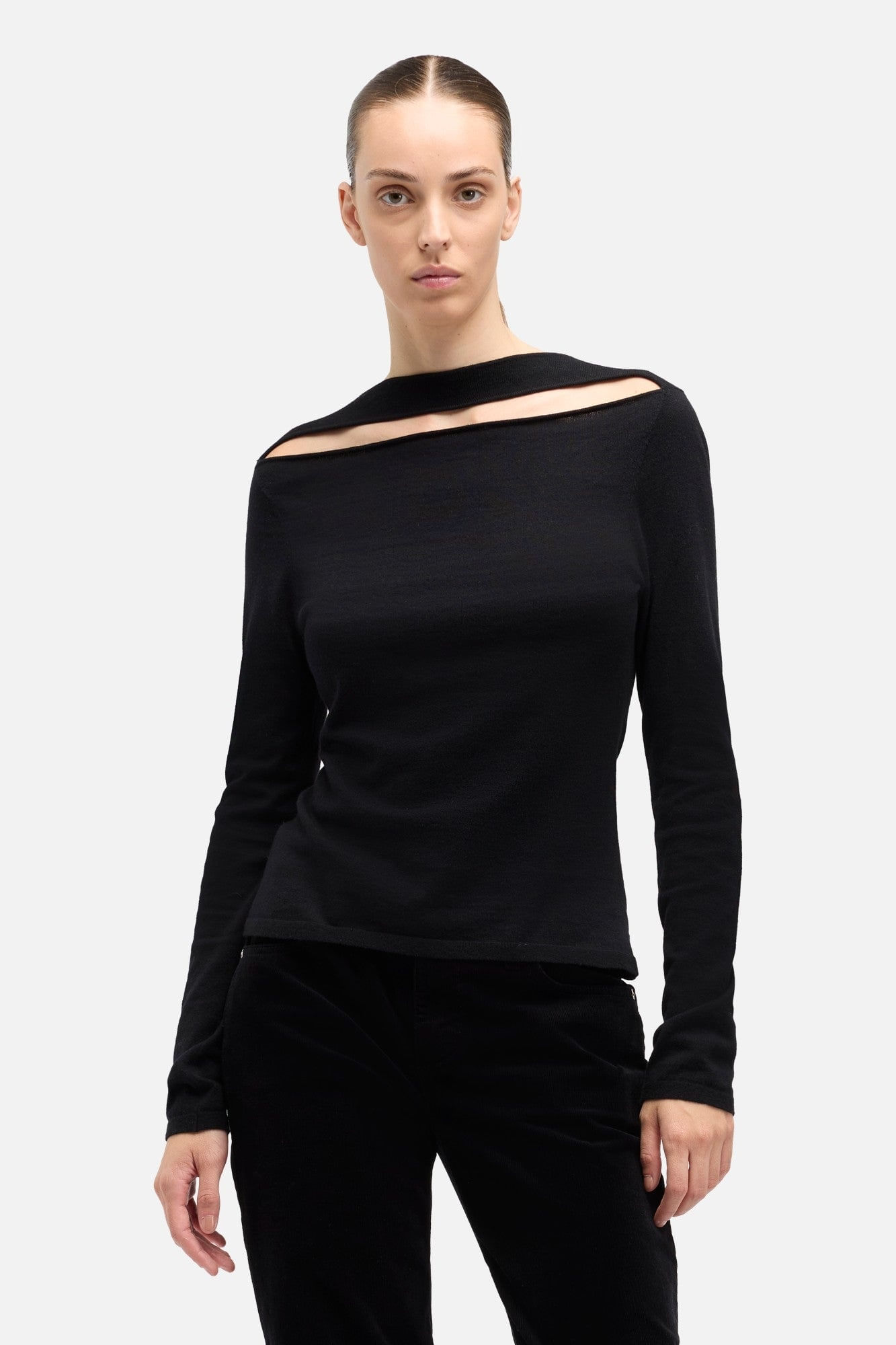 CASHMERE BLEND CUTOUT SWEATER IN BLACK