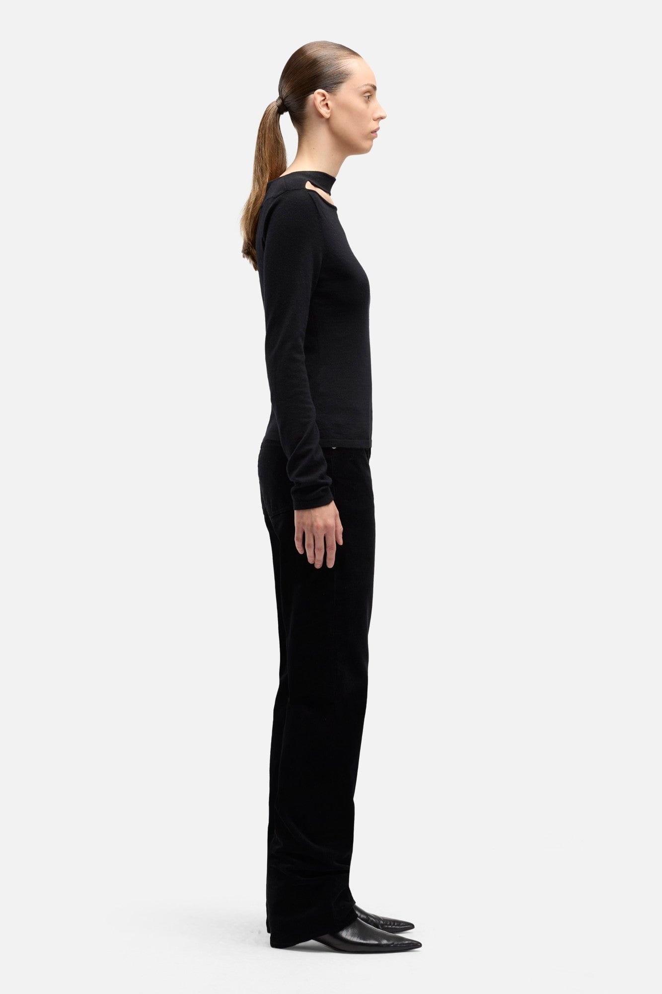 CASHMERE BLEND CUTOUT SWEATER IN BLACK