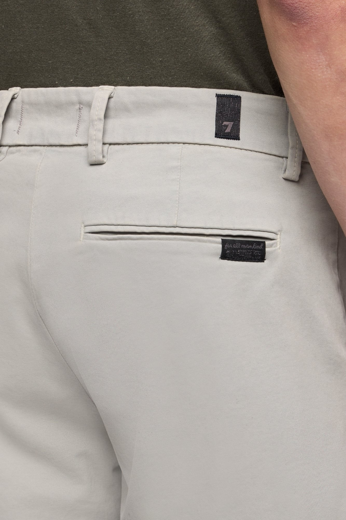 CHINO SHORTS COMFORT SATEEN IRON