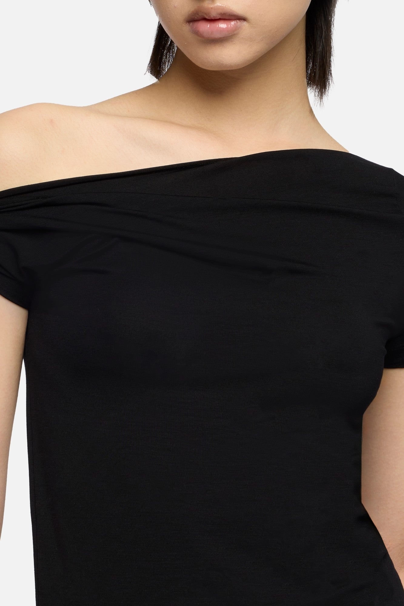TWISTED SHOULDER TEE LYOCELL BLACK