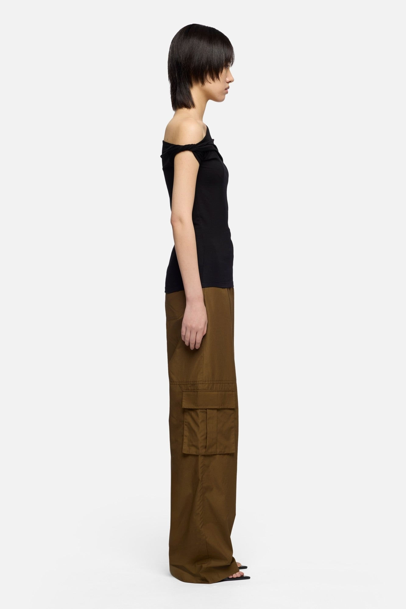 TWISTED SHOULDER TEE LYOCELL BLACK