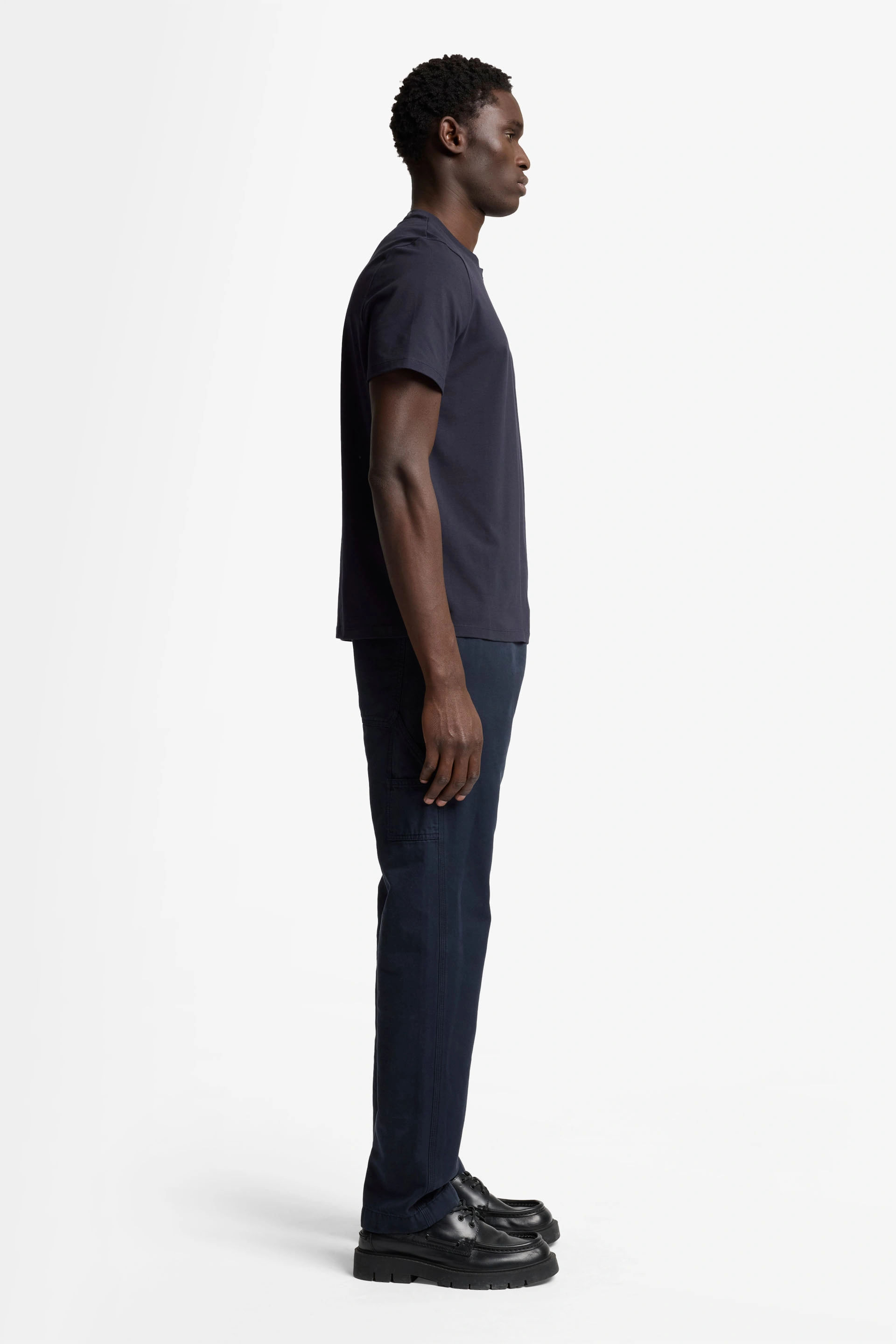 LUXE PERFORMANCE TEE IN NAVY