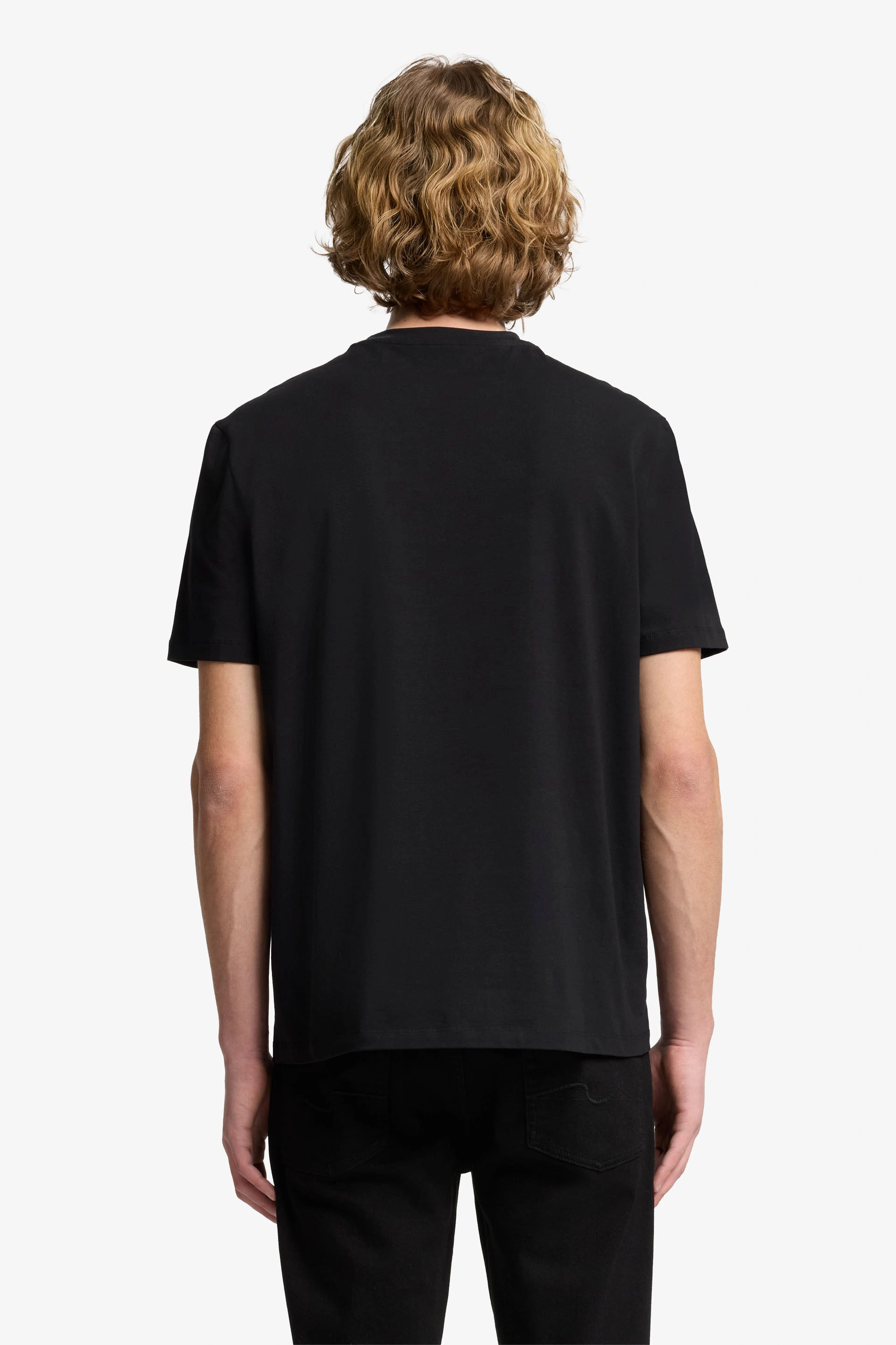 LUXE PERFORMANCE TEE IN BLACK